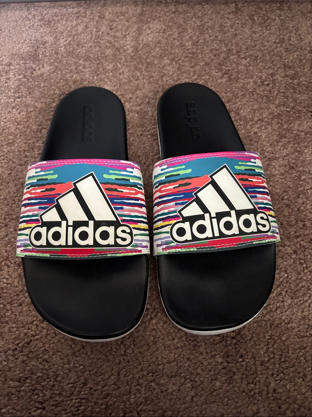 Adidas Adilette Comfort Slides Men’s Size 7 Multicolor Stripe Black Sandals EUC